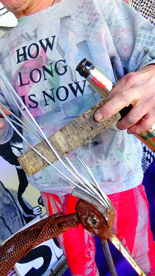 Sweat namens "HOW LONG IS NOW"