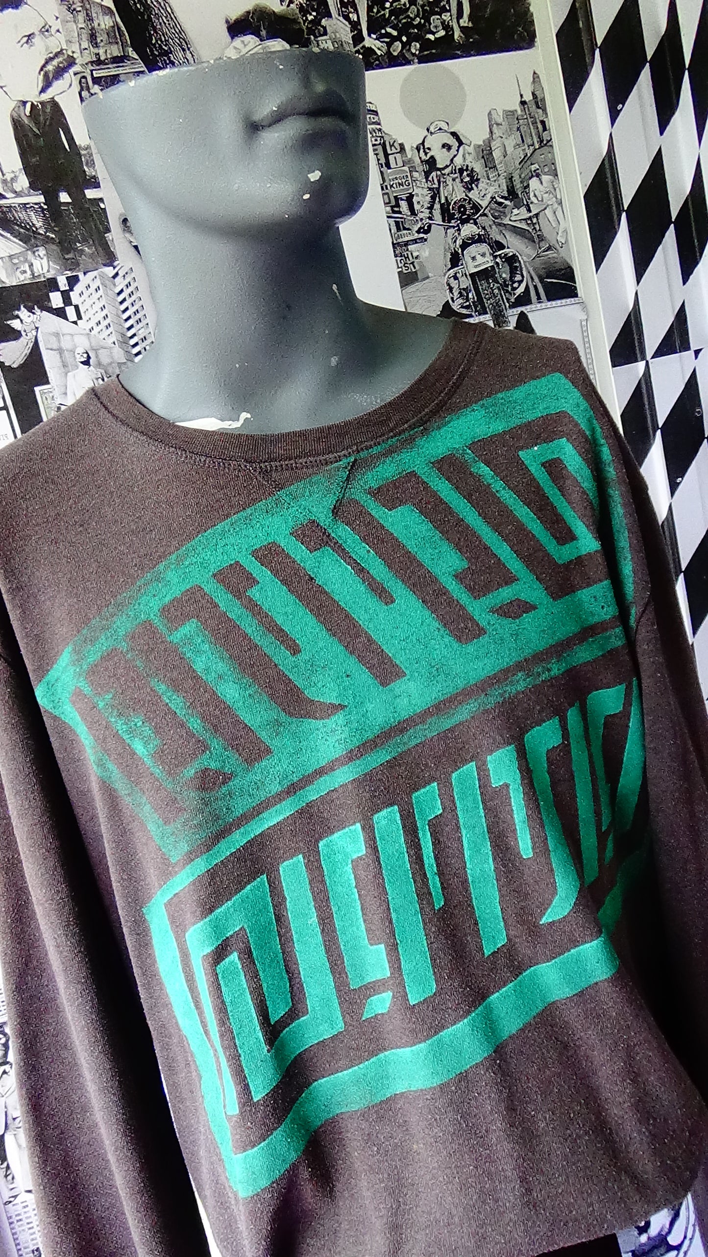 Longshirt namens "Harlekin"