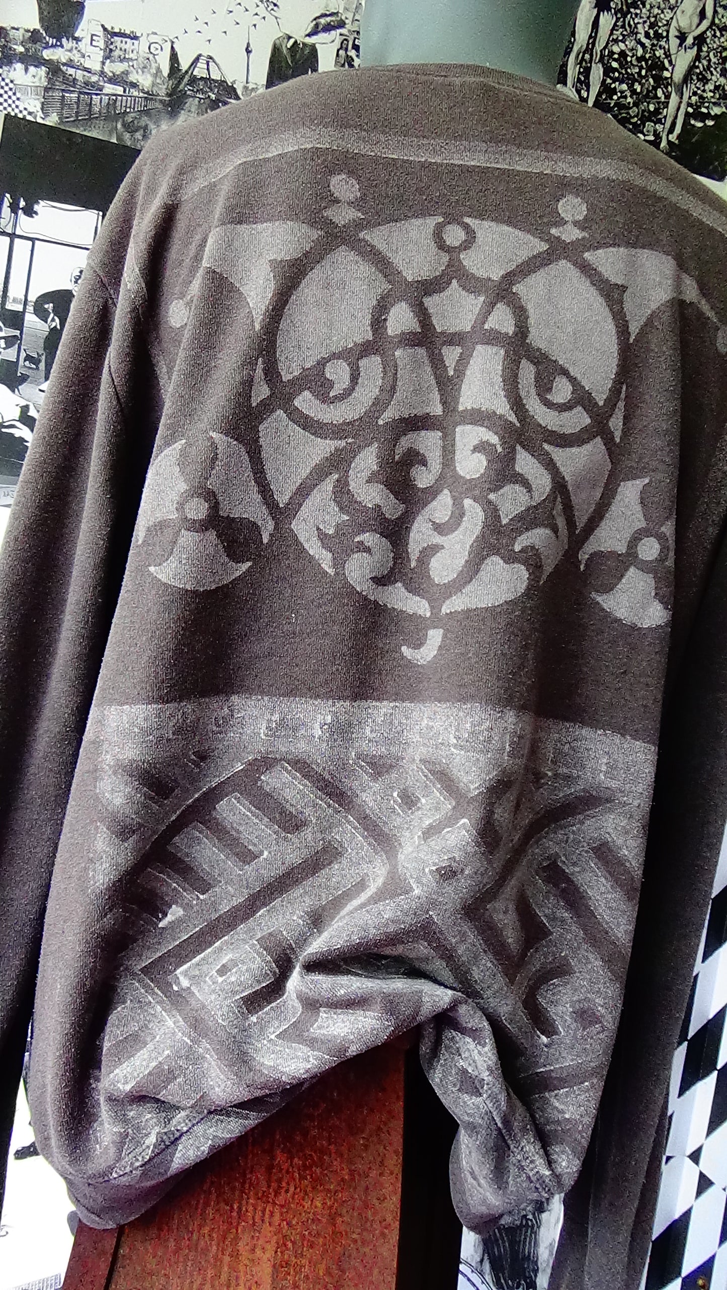 Longshirt namens "Harlekin"
