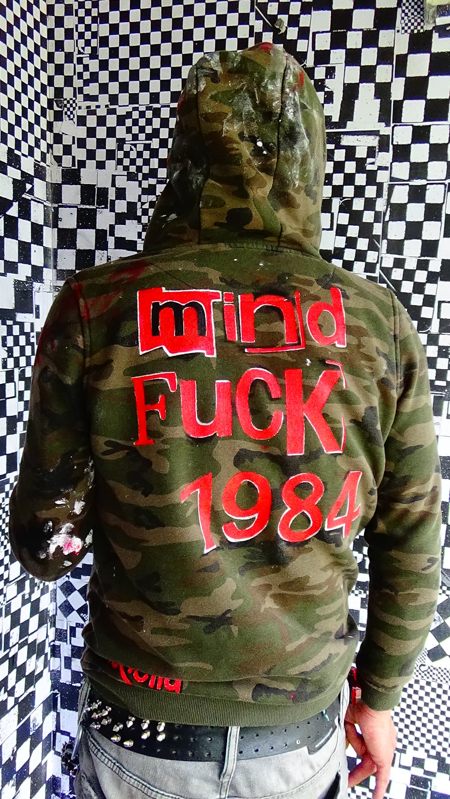 Hoodie namens "Operation MindFuck 1984"