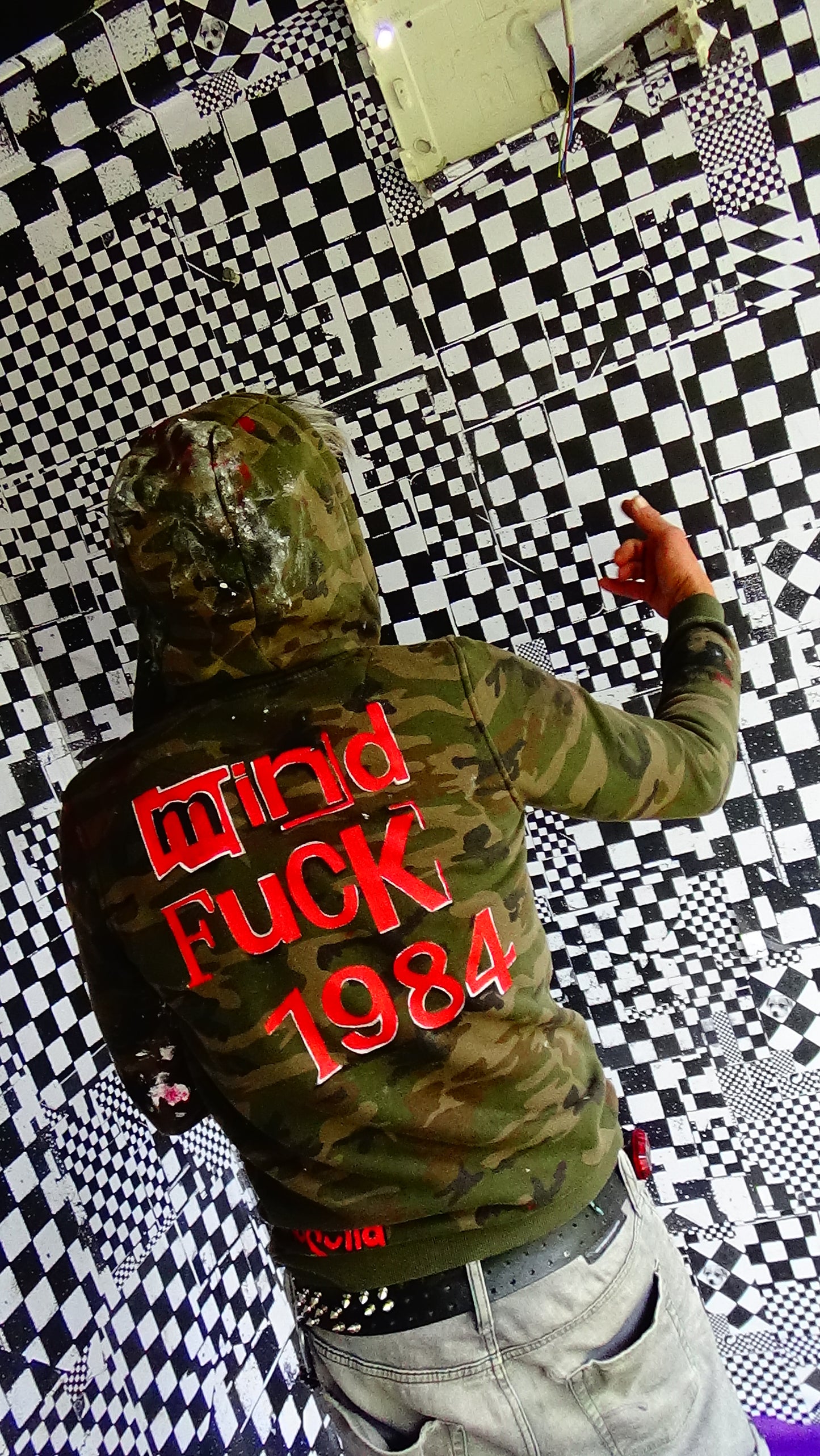 Hoodie namens "Operation MindFuck 1984"