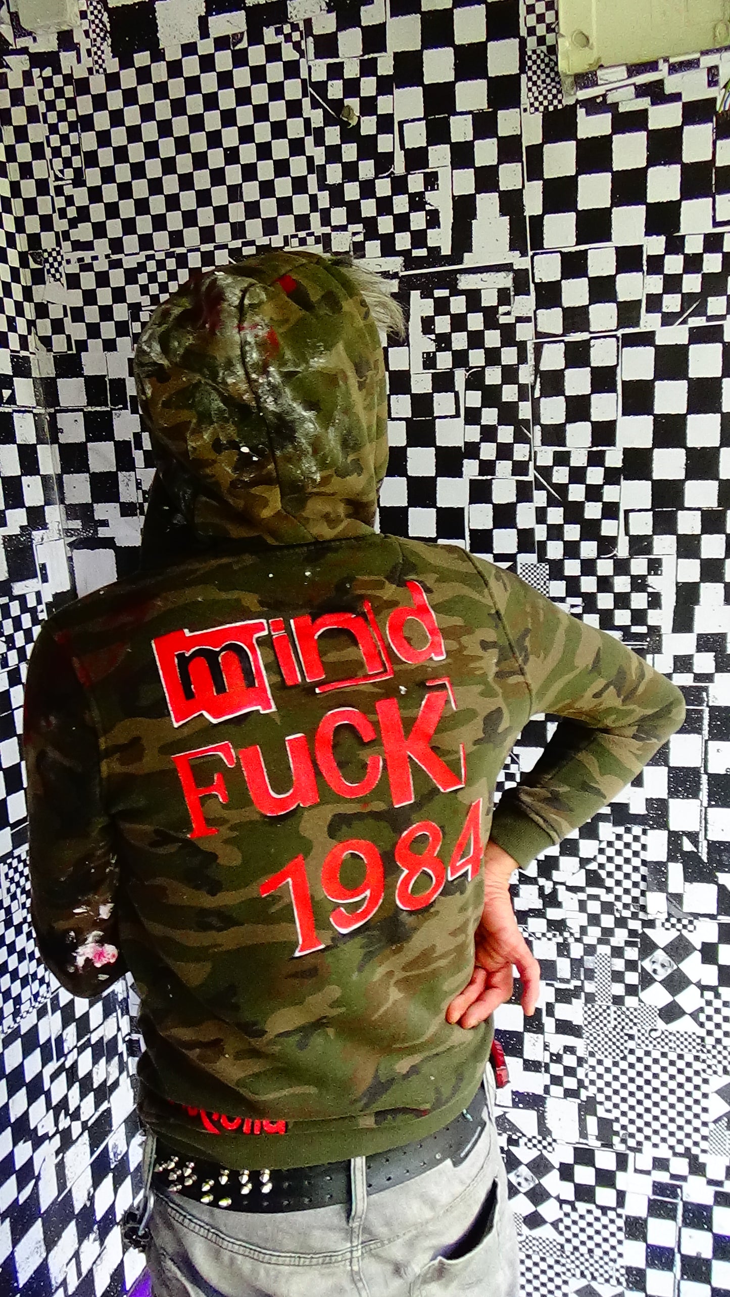 Hoodie namens "Operation MindFuck 1984"