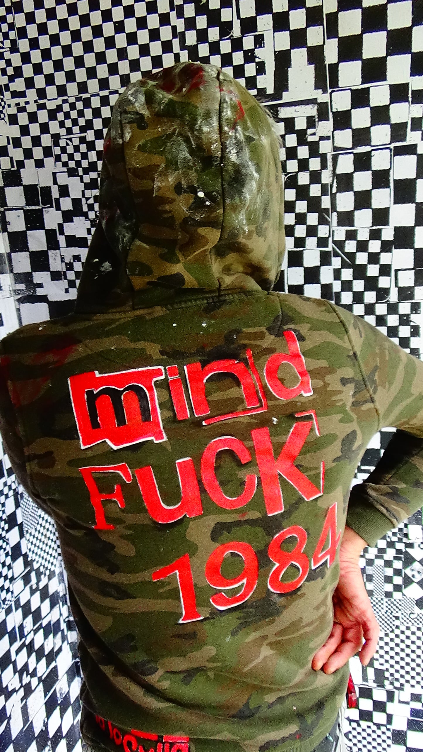 Hoodie namens "Operation MindFuck 1984"