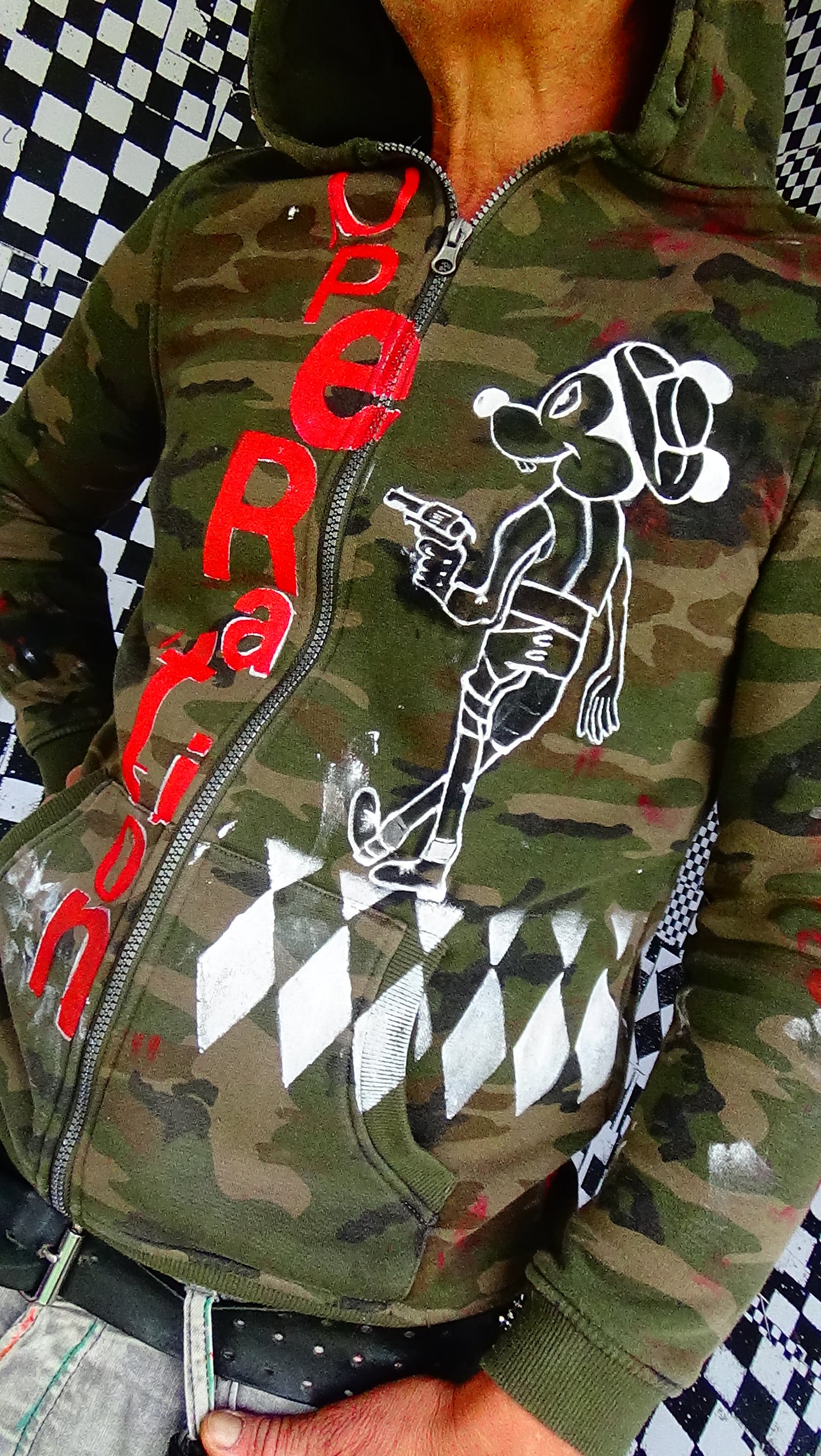 Hoodie namens "Operation MindFuck 1984"