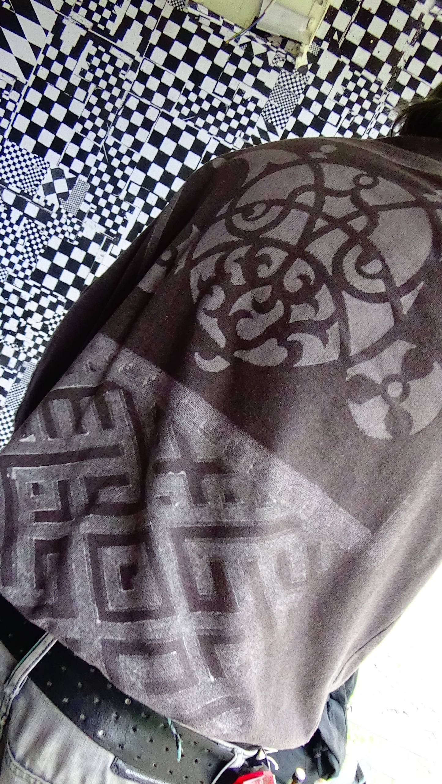 Longshirt namens "Harlekin"