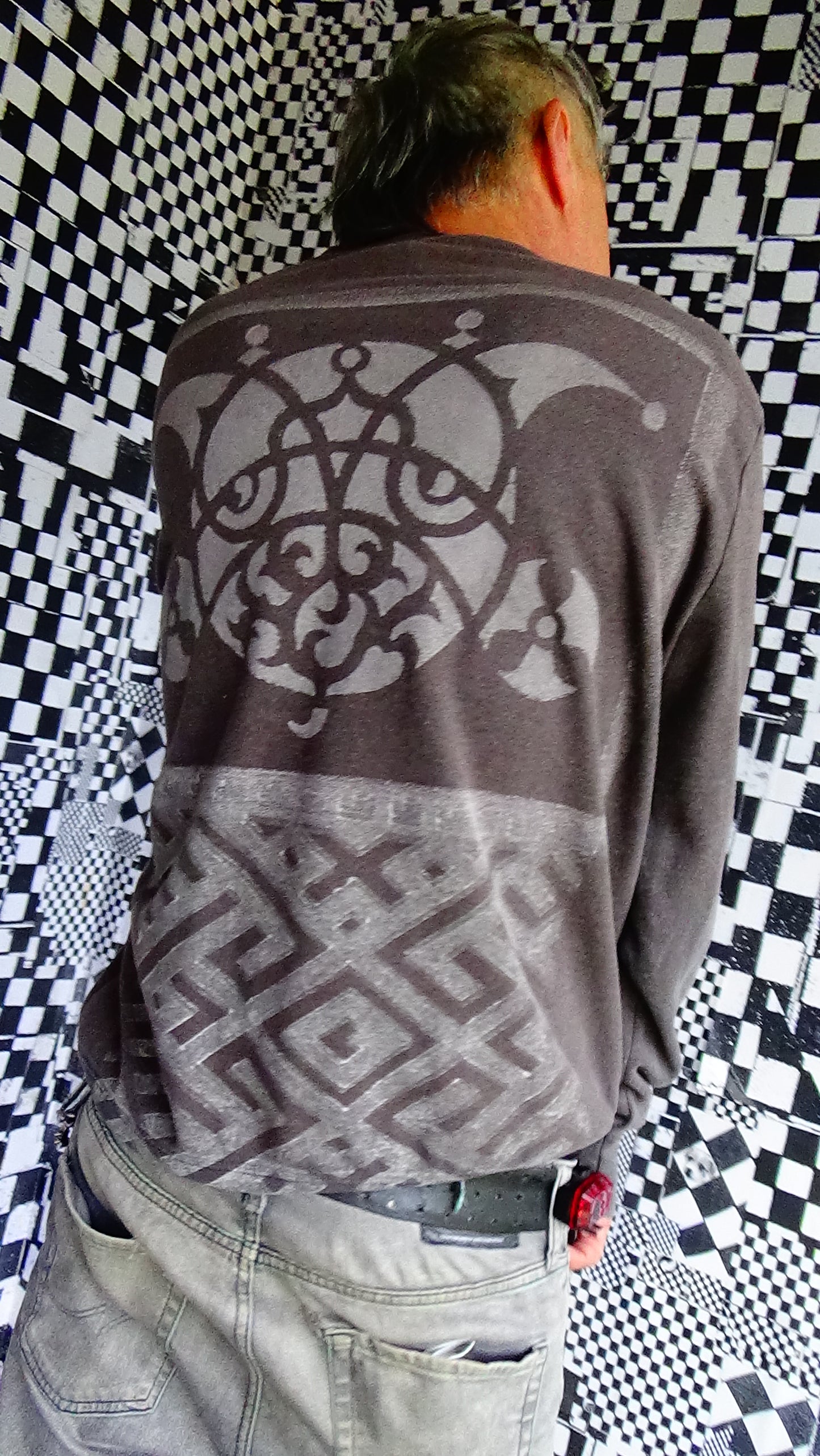 Longshirt namens "Harlekin"