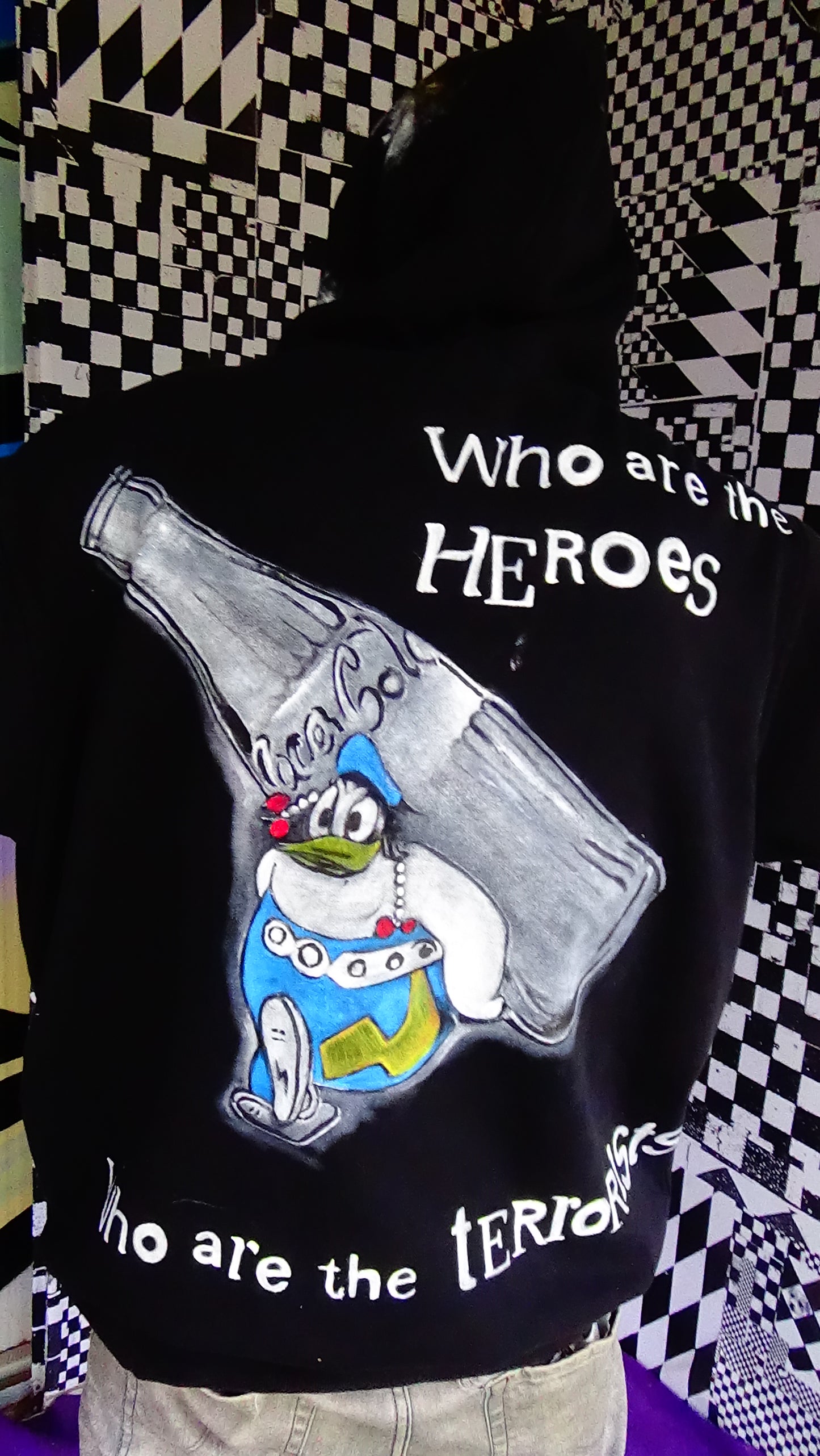 Hoodie namens "who are the heroes and who are the terrorists"