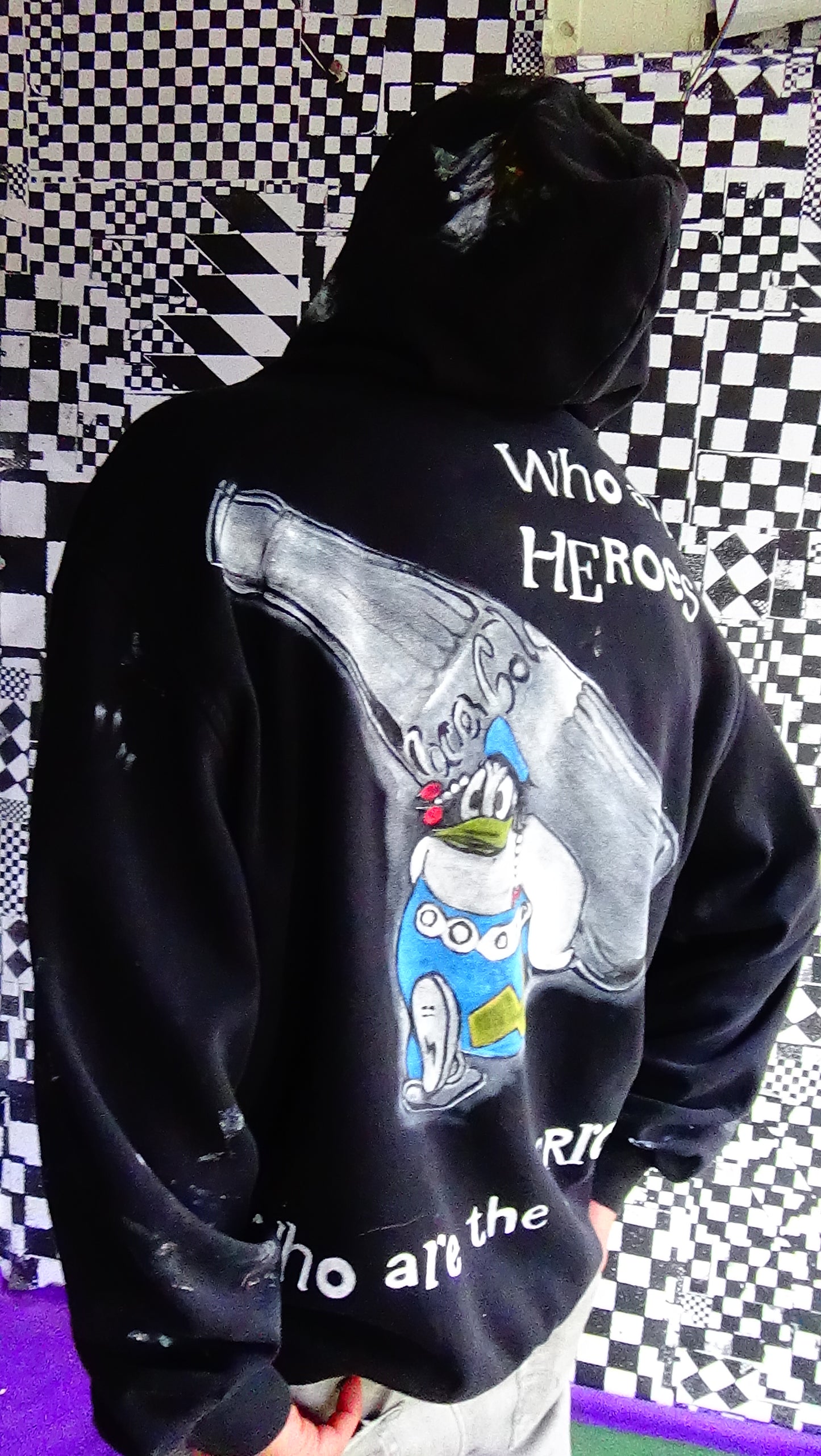 Hoodie namens "who are the heroes and who are the terrorists"