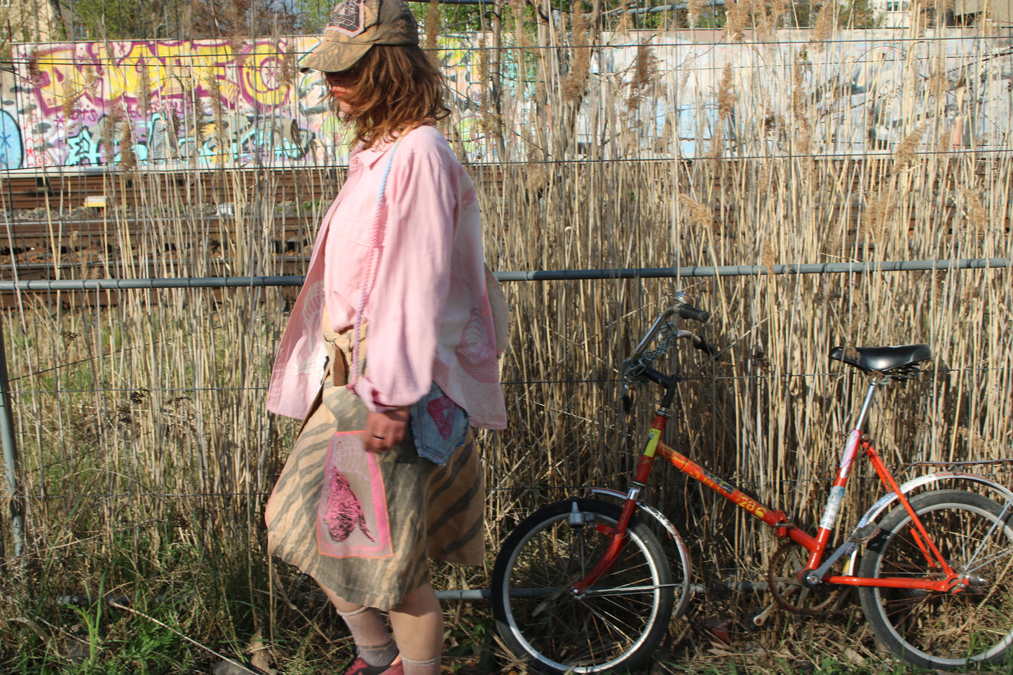 Hemd Gr.L und Rock Gr.M namens "die Kakerlake"